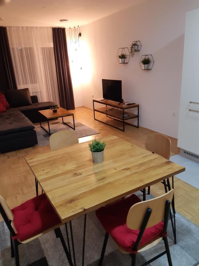 For5 Apartamento Ðakovo Exterior foto